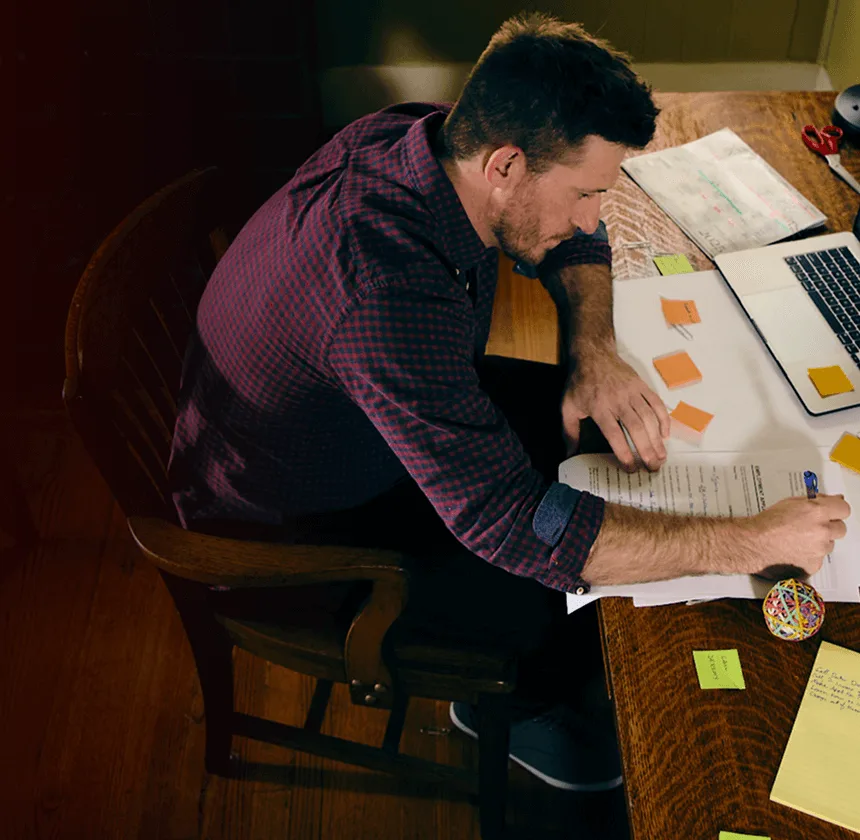 Man with narcolepsy type 1 working at his desk